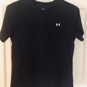 UNDER ARMOUR TEE